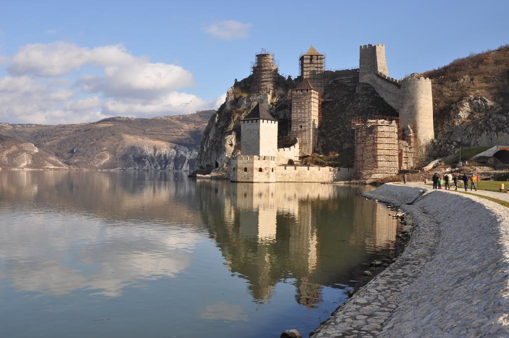 Apartman Bogojevic Golubac Exteriör bild